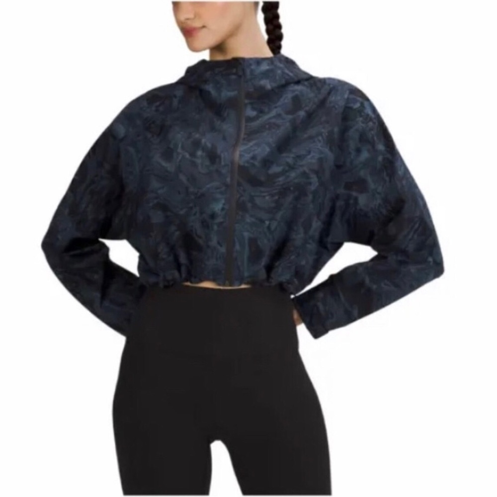 Lululemon crop Metamorphosis jacket